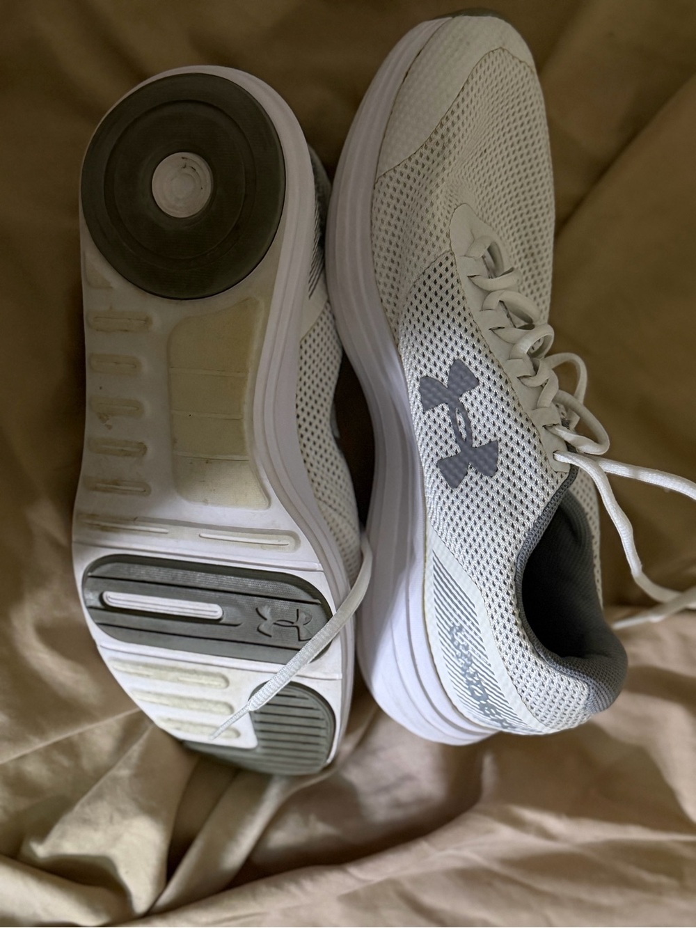 Under Armour Men's White and Gray Mesh Running Shoes